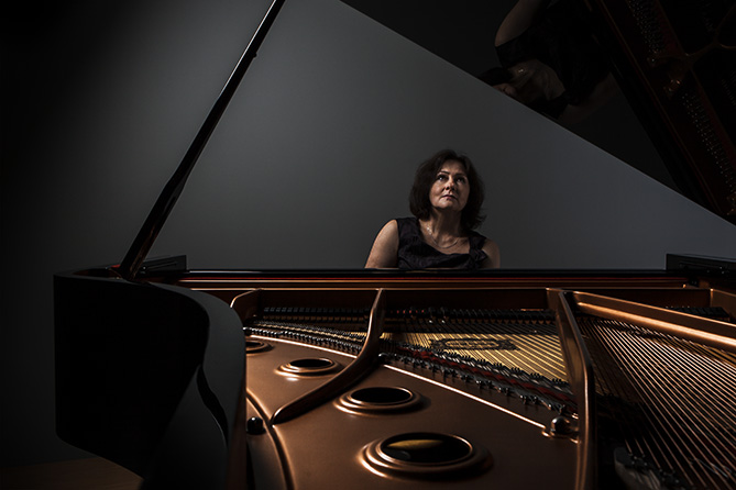 Polina Merkulova - Pianistin und Klavierlehrerin aus Essen NRW